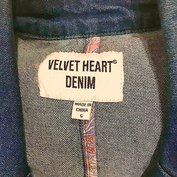 NWOT STRETCH DENIM CLASSIC BLAZER. GOLD BUTTONS, FITS LIKE A L, DARK WASH - Picture 4 of 6